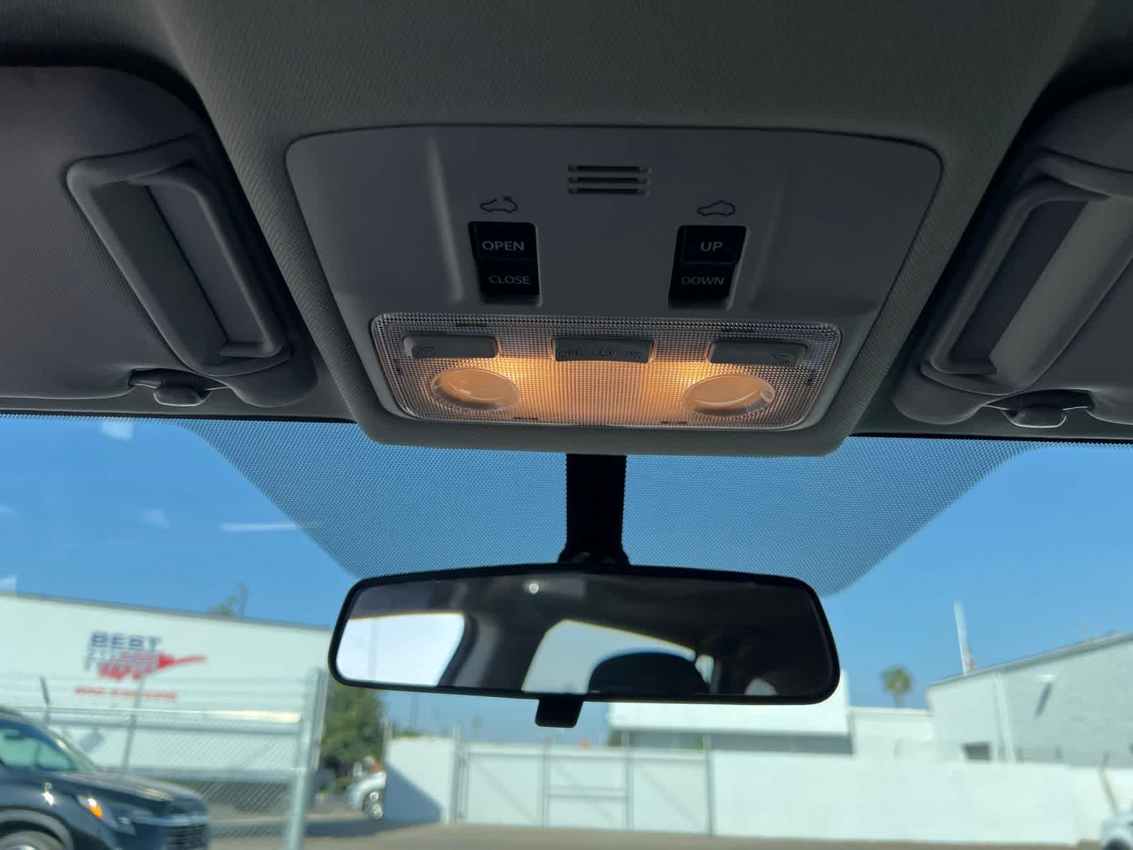 Thumbnail: 2015 Toyota RAV4 - 33