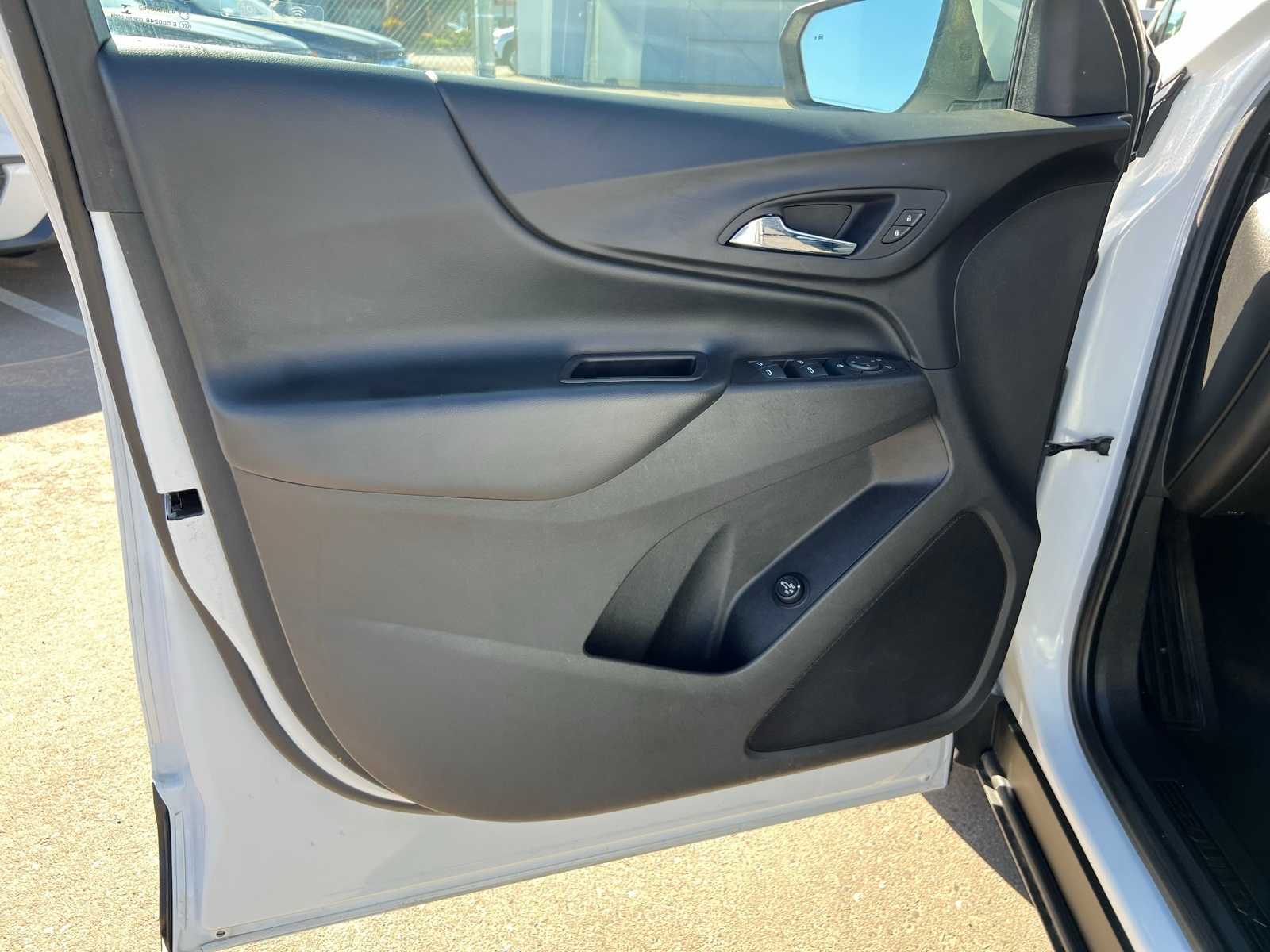 Thumbnail: 2020 Chevrolet Equinox - 16