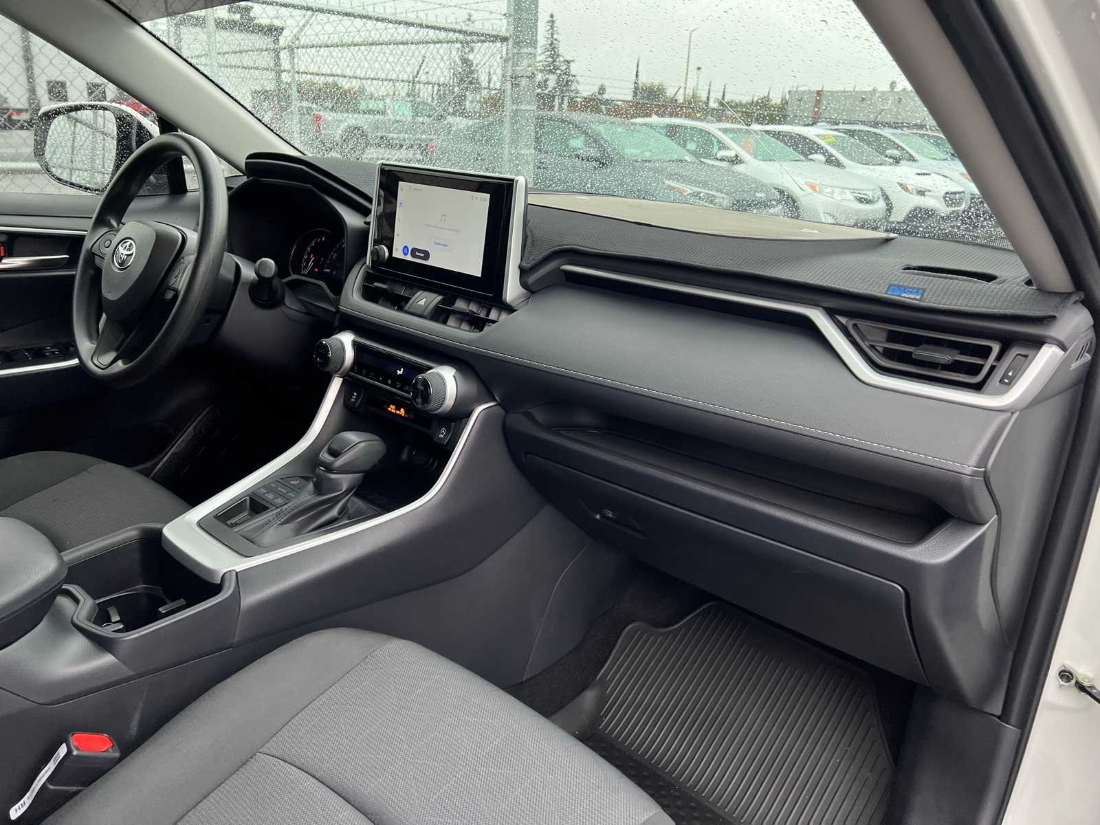 Thumbnail: 2025 Toyota RAV4 - 26