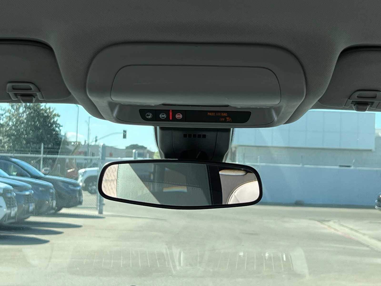 Thumbnail: 2020 Chevrolet Equinox - 31