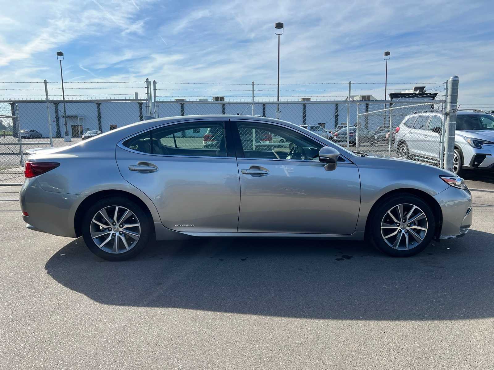 Thumbnail: 2016 Lexus ES - 9