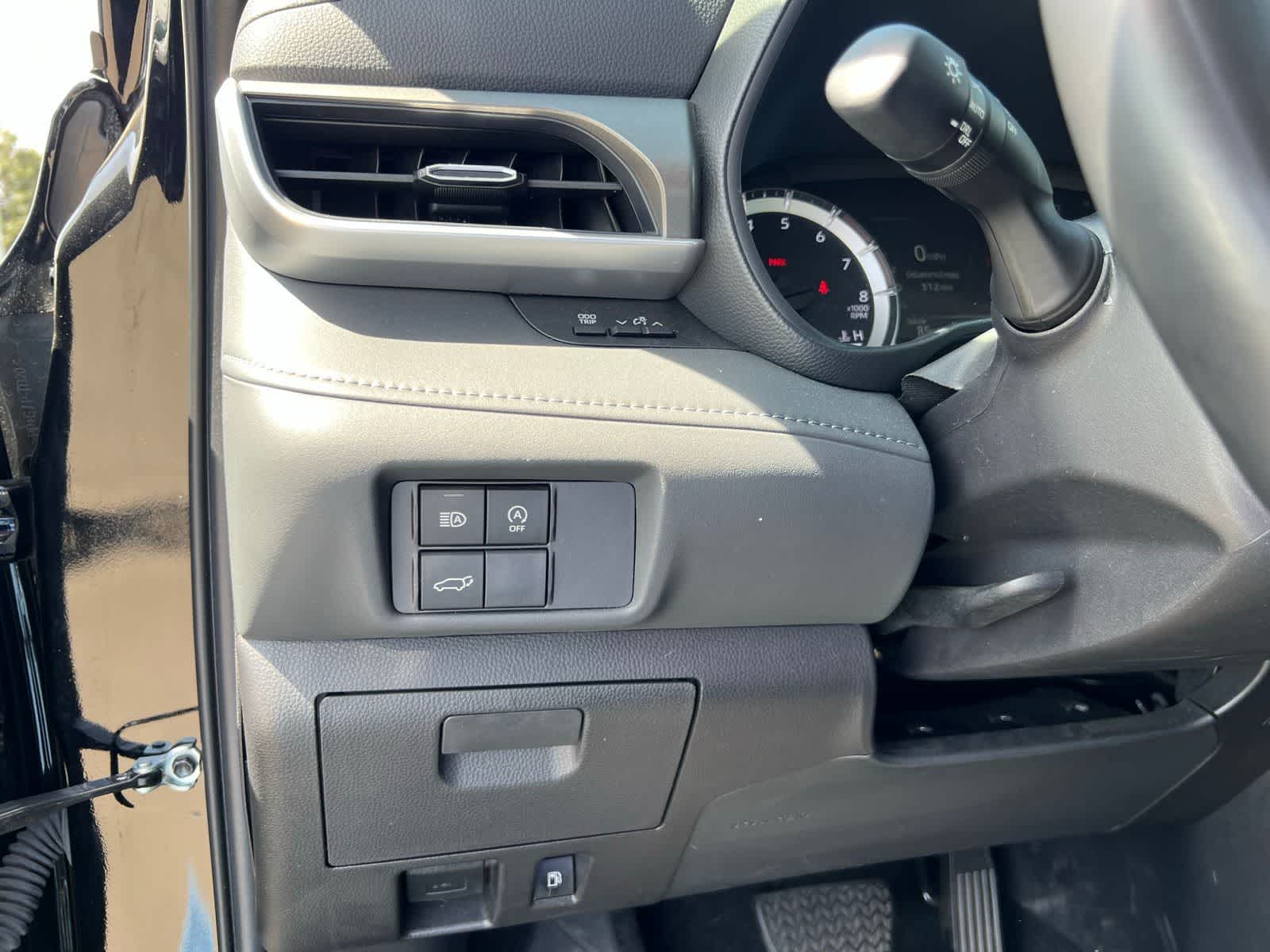 Thumbnail: 2025 Toyota Highlander - 29