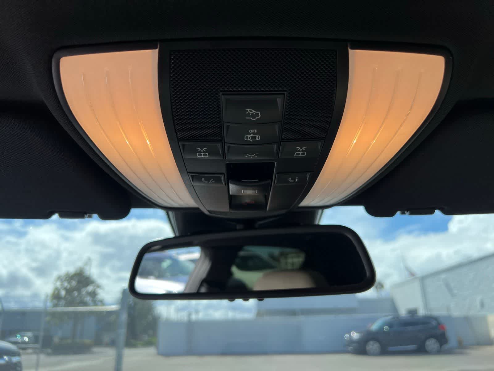 Thumbnail: 2013 Mercedes-Benz E-Class - 31