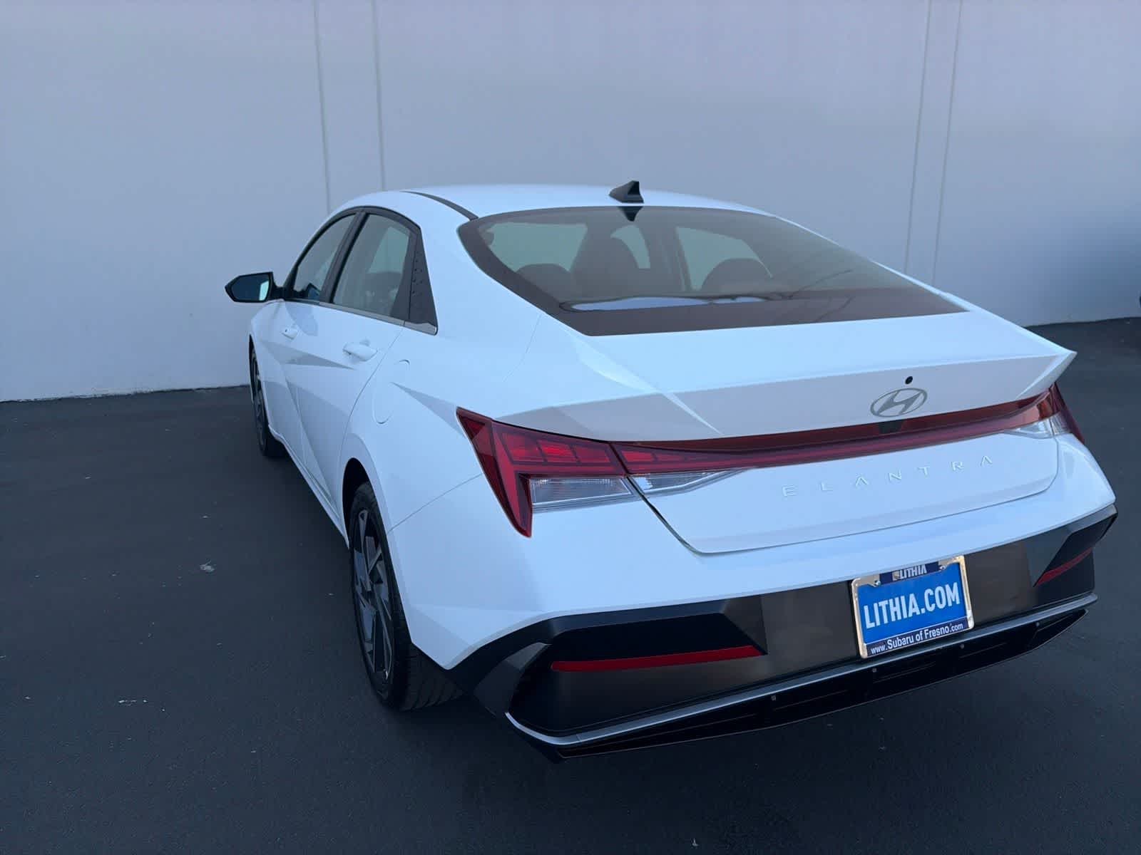 Thumbnail: 2025 Hyundai Elantra - 17