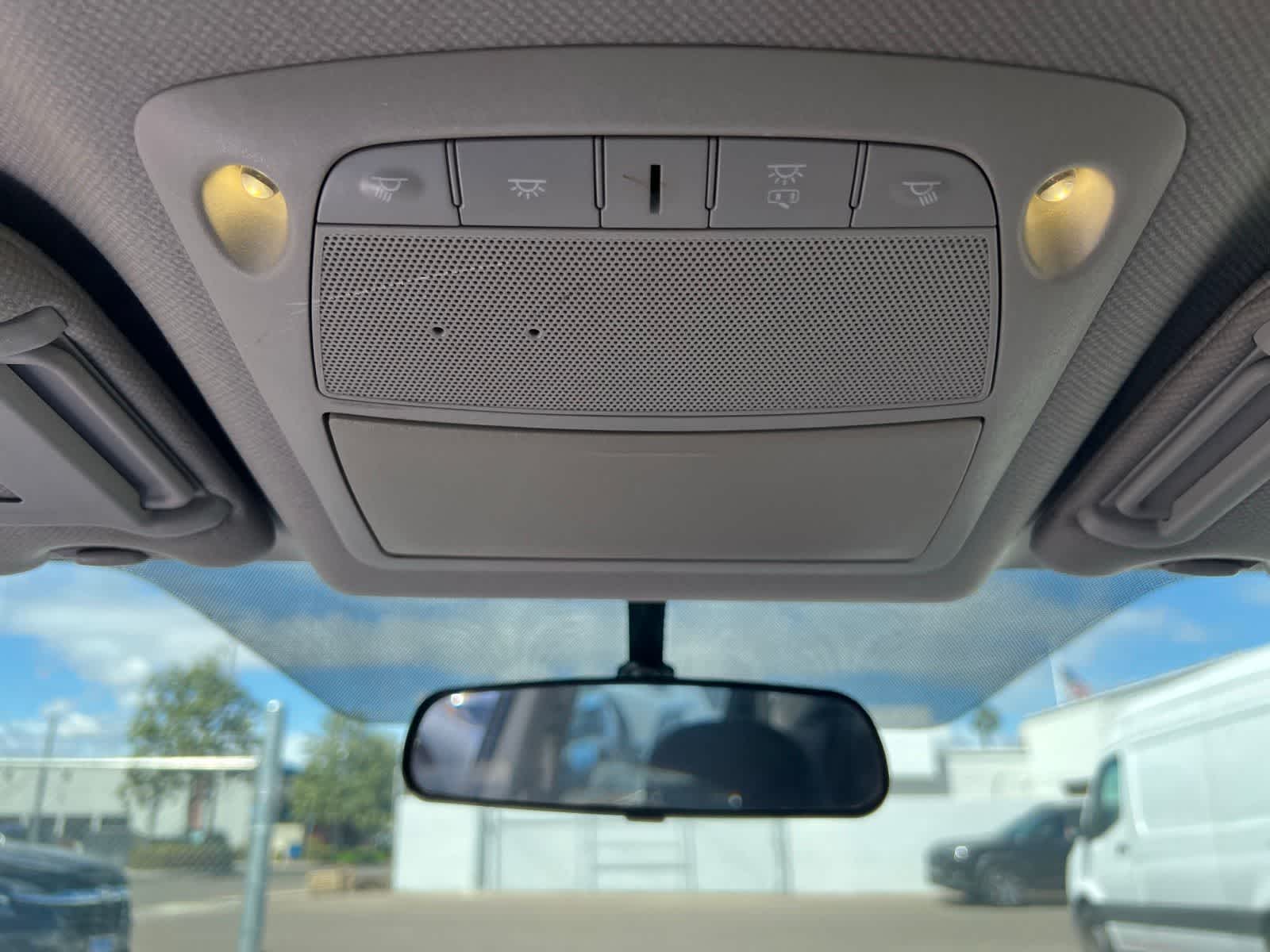 Thumbnail: 2014 Nissan Sentra - 32