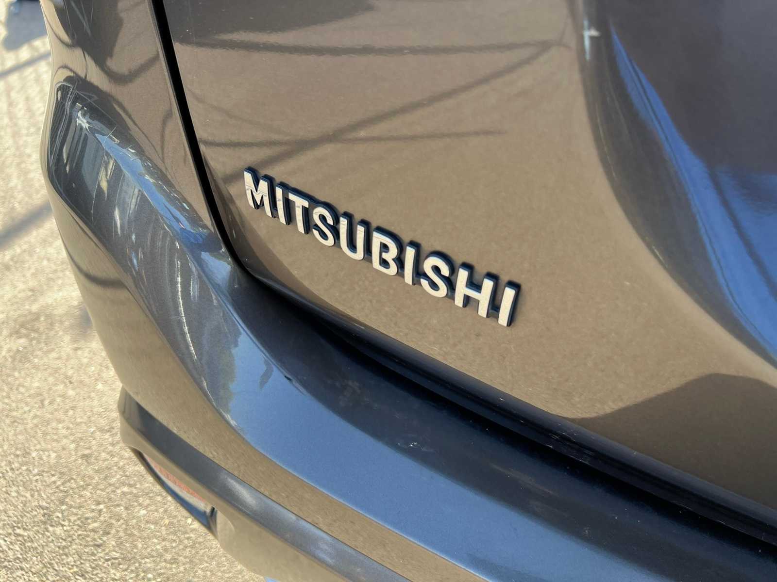 Thumbnail: 2018 Mitsubishi Outlander - 5