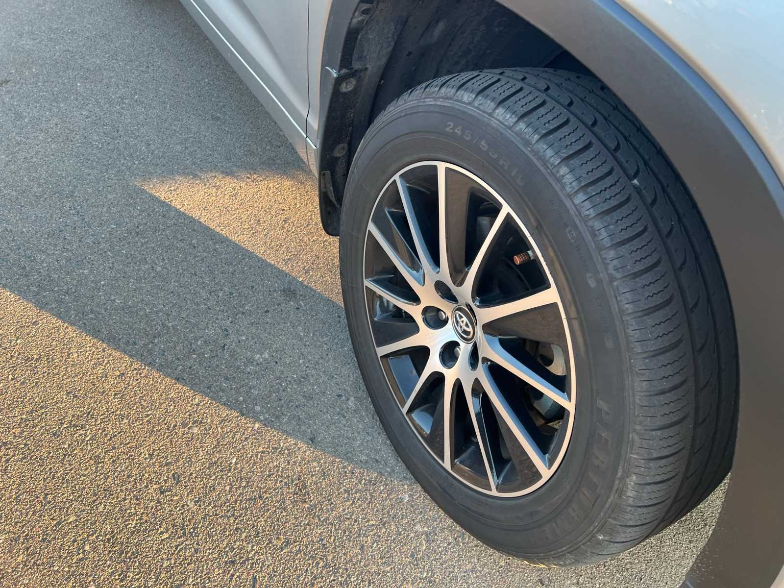 Thumbnail: 2017 Toyota Highlander - 24