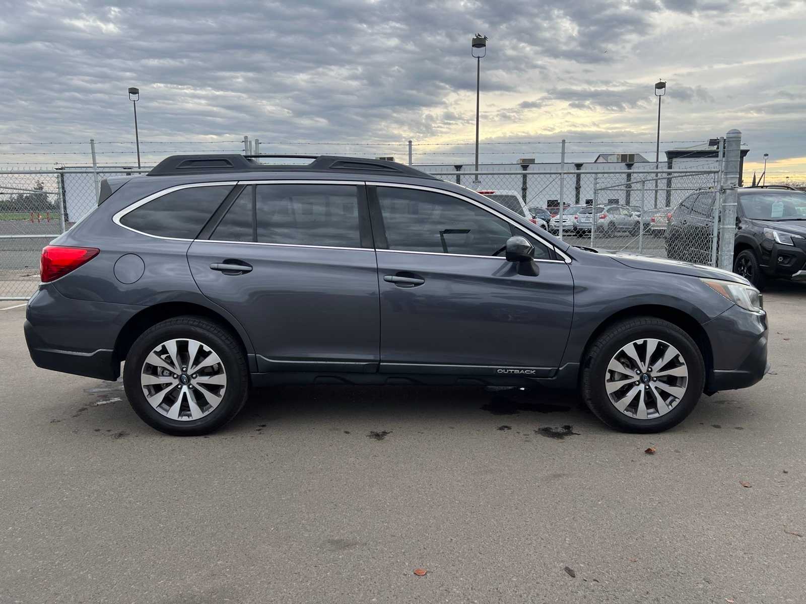 Thumbnail: 2019 Subaru Outback - 10