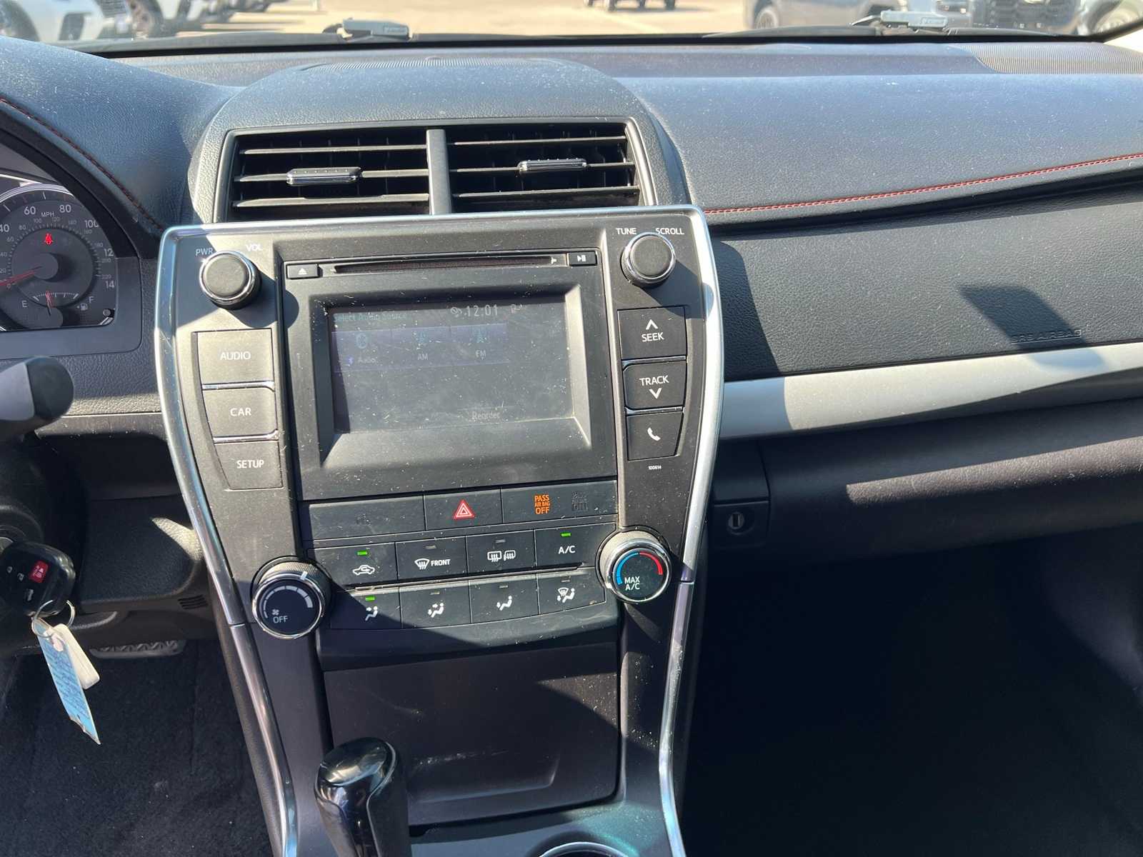 Thumbnail: 2017 Toyota Camry - 31