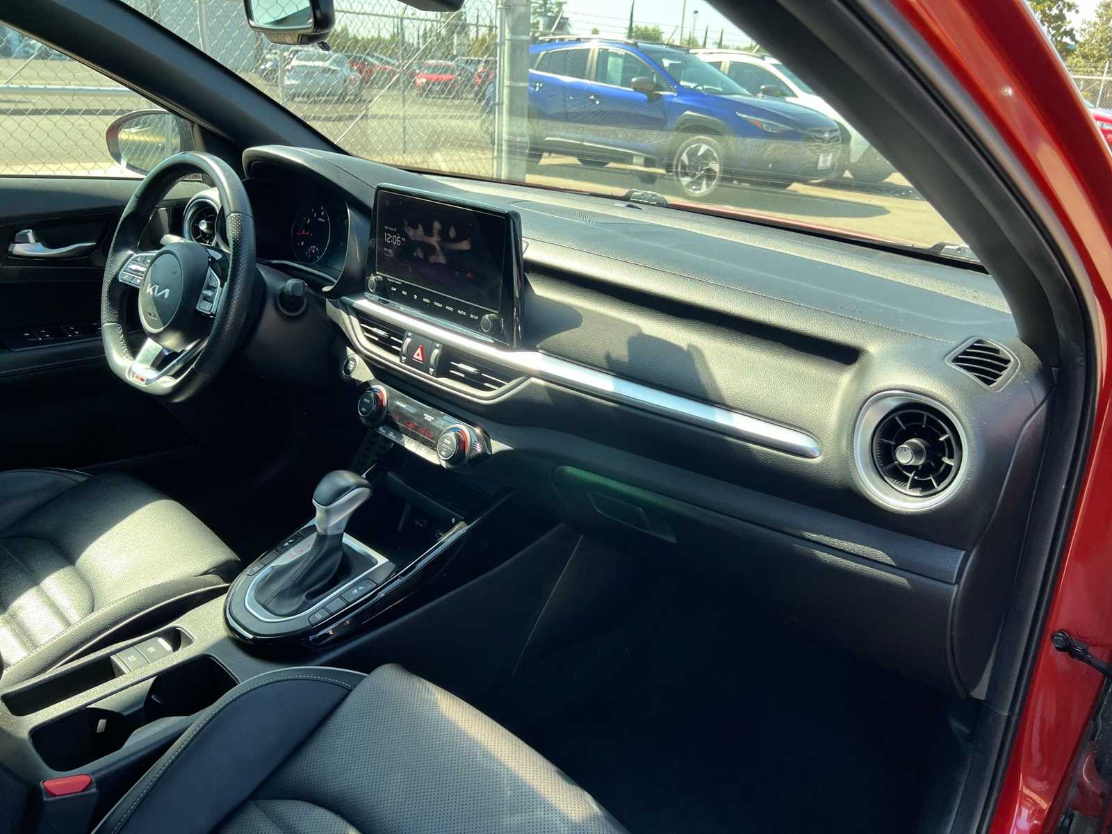 Thumbnail: 2023 Kia Forte - 26