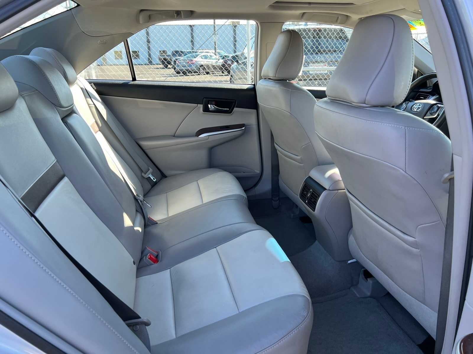Thumbnail: 2012 Toyota Camry - 23