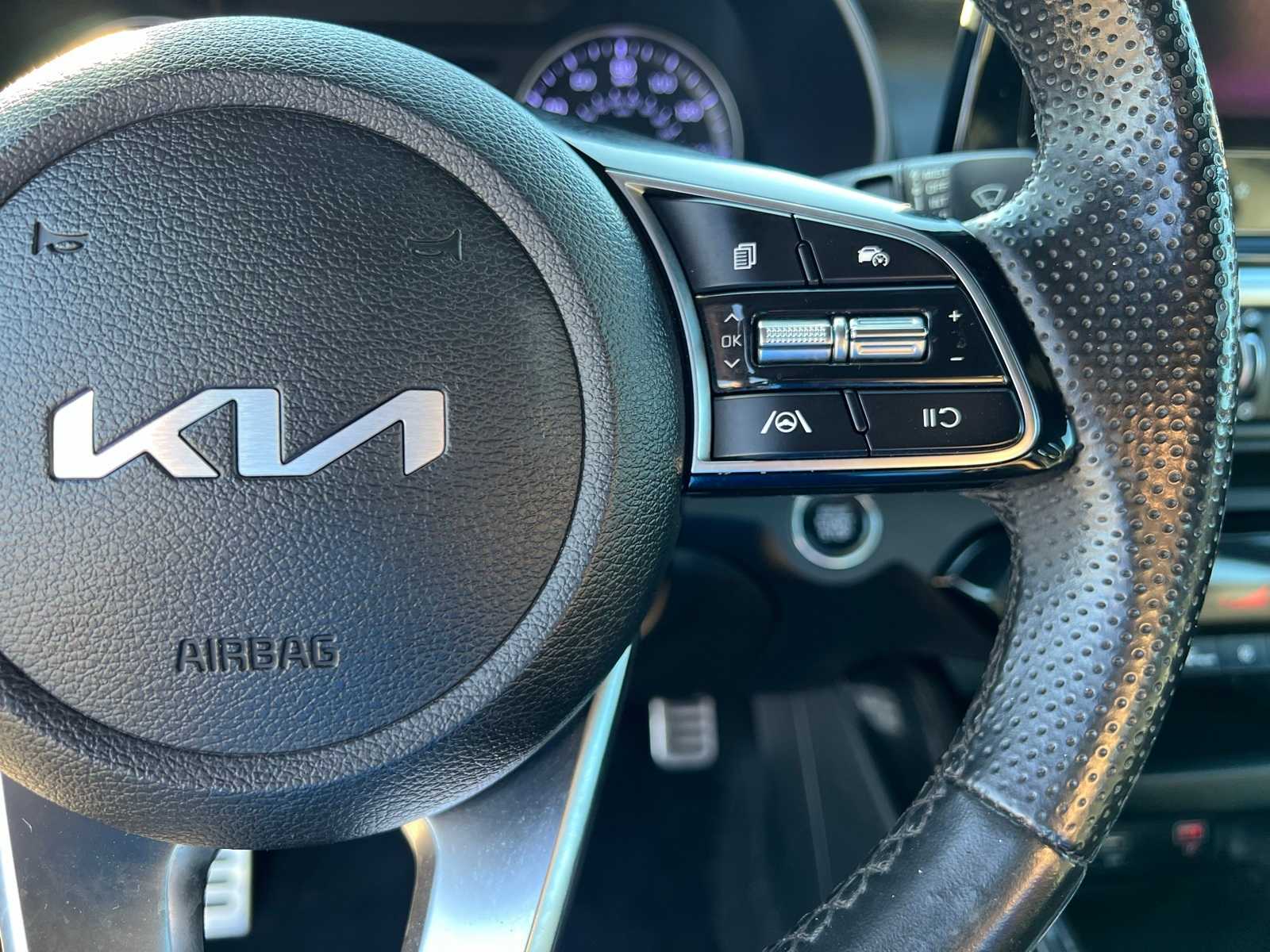 Thumbnail: 2022 Kia Forte - 36