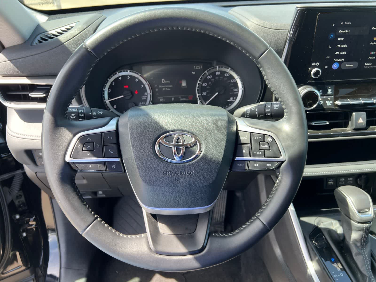 Thumbnail: 2025 Toyota Highlander - 30