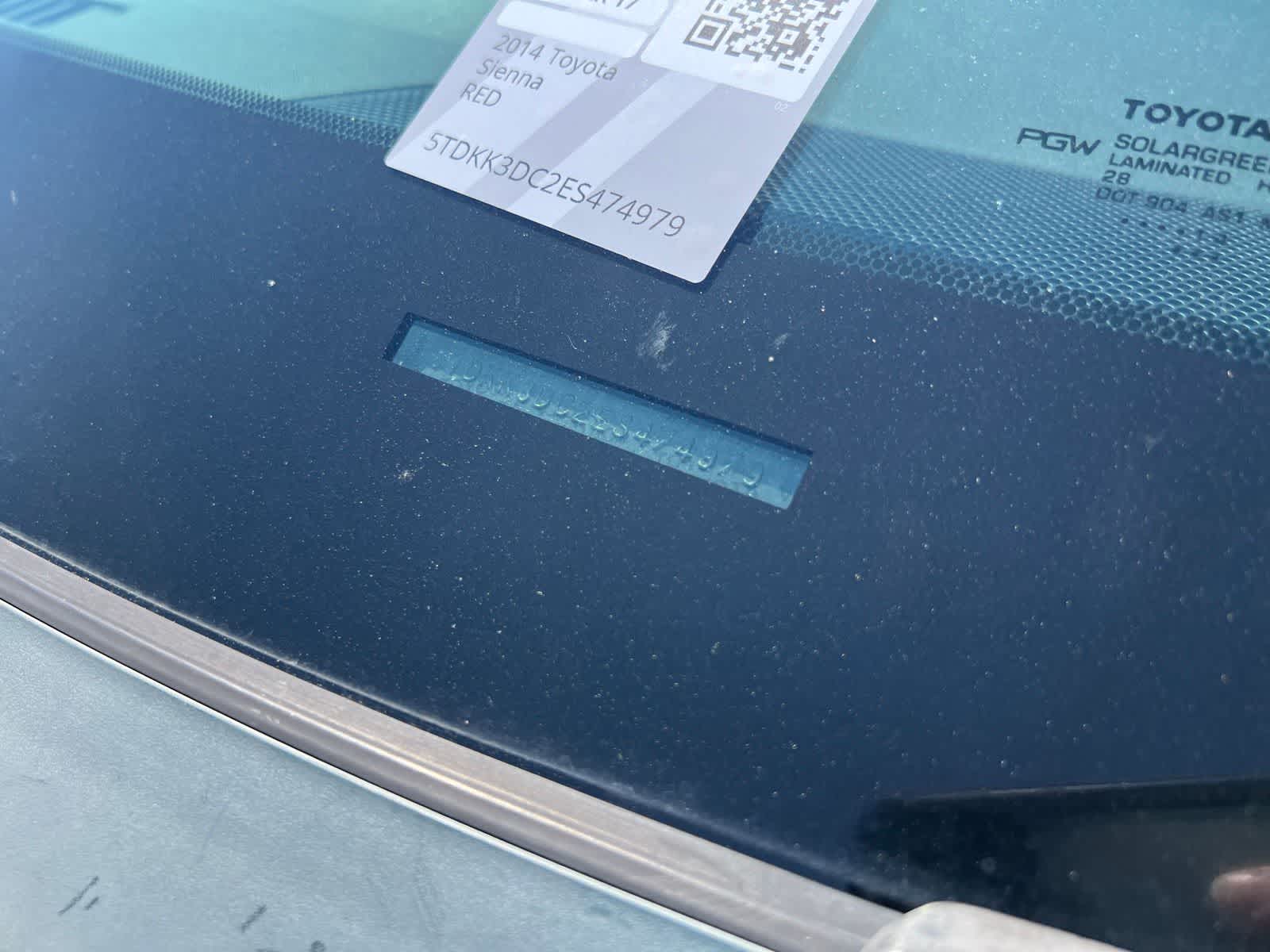 Thumbnail: 2014 Toyota Sienna - 37