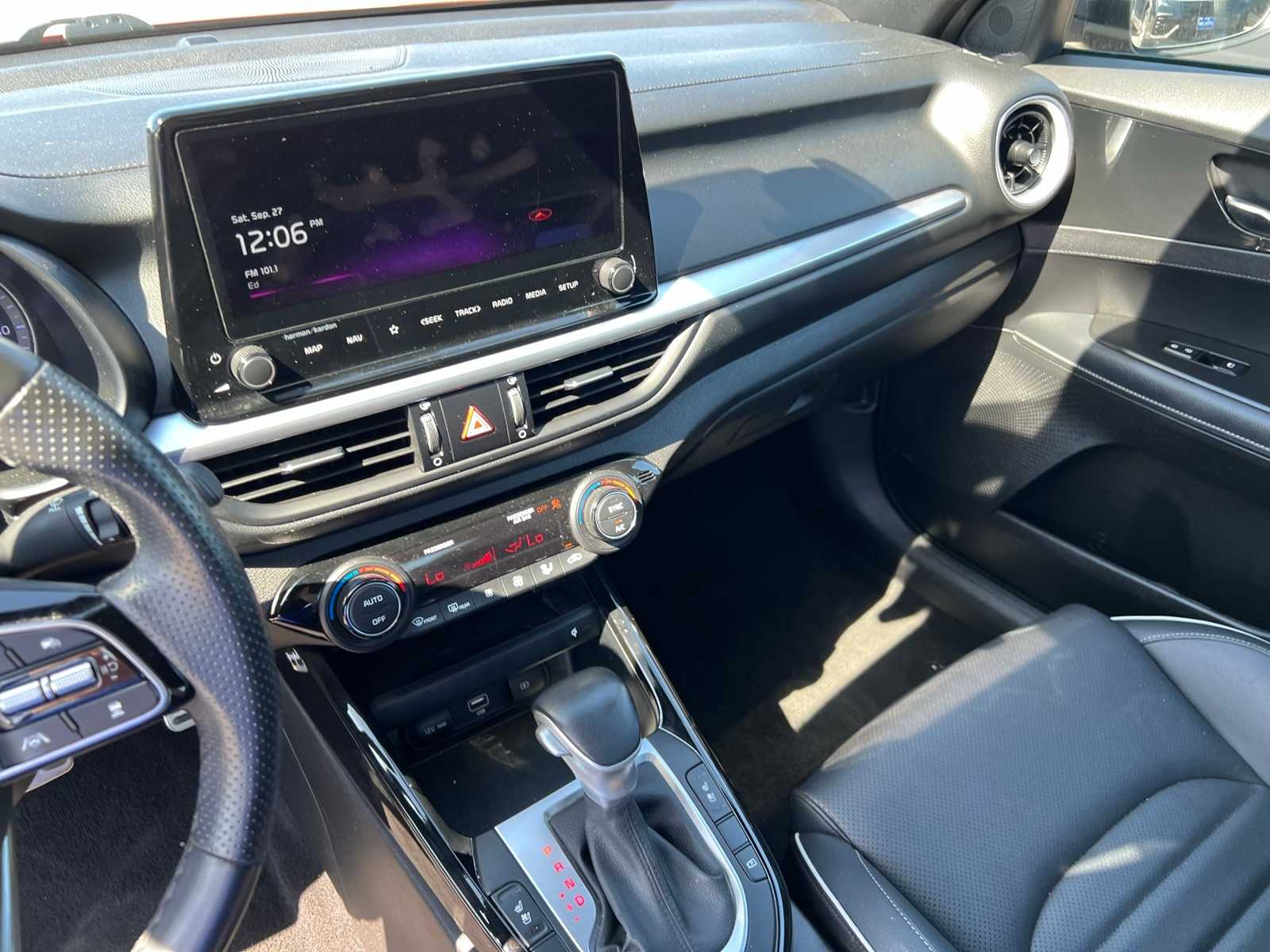 Thumbnail: 2023 Kia Forte - 32