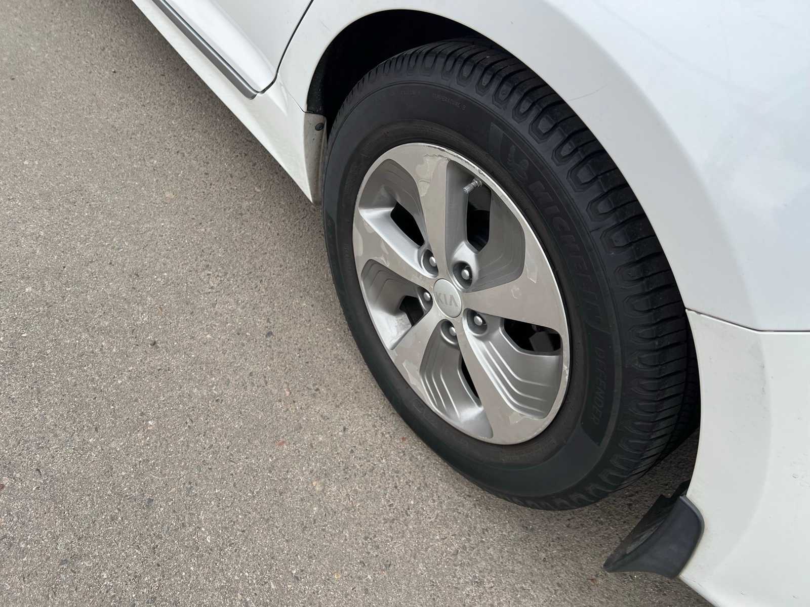 Thumbnail: 2016 Kia Optima - 16