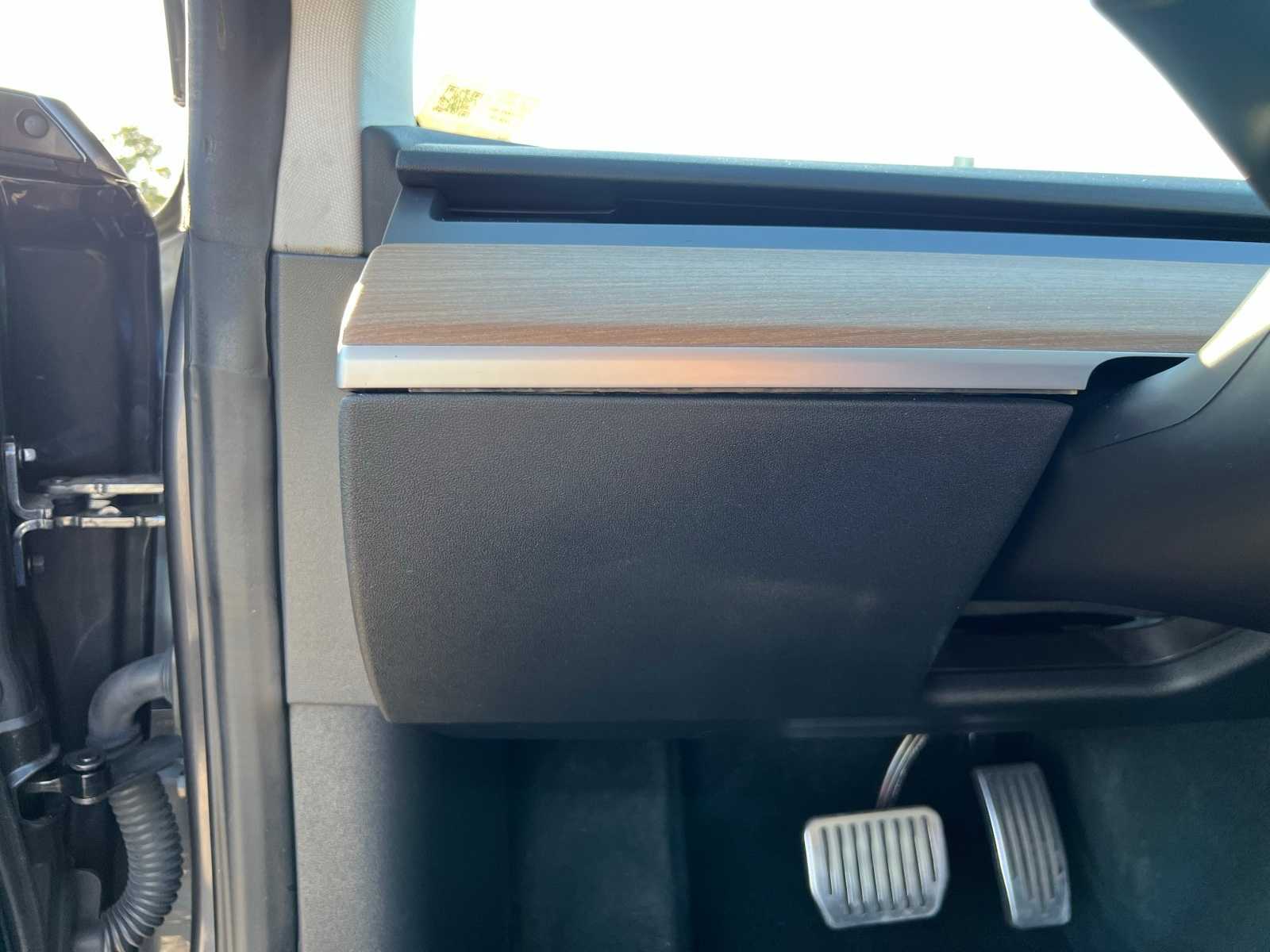 Thumbnail: 2023 Tesla Model 3 - 32