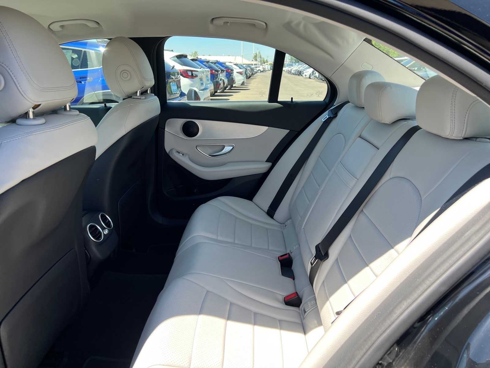 Thumbnail: 2016 Mercedes-Benz C-Class - 17