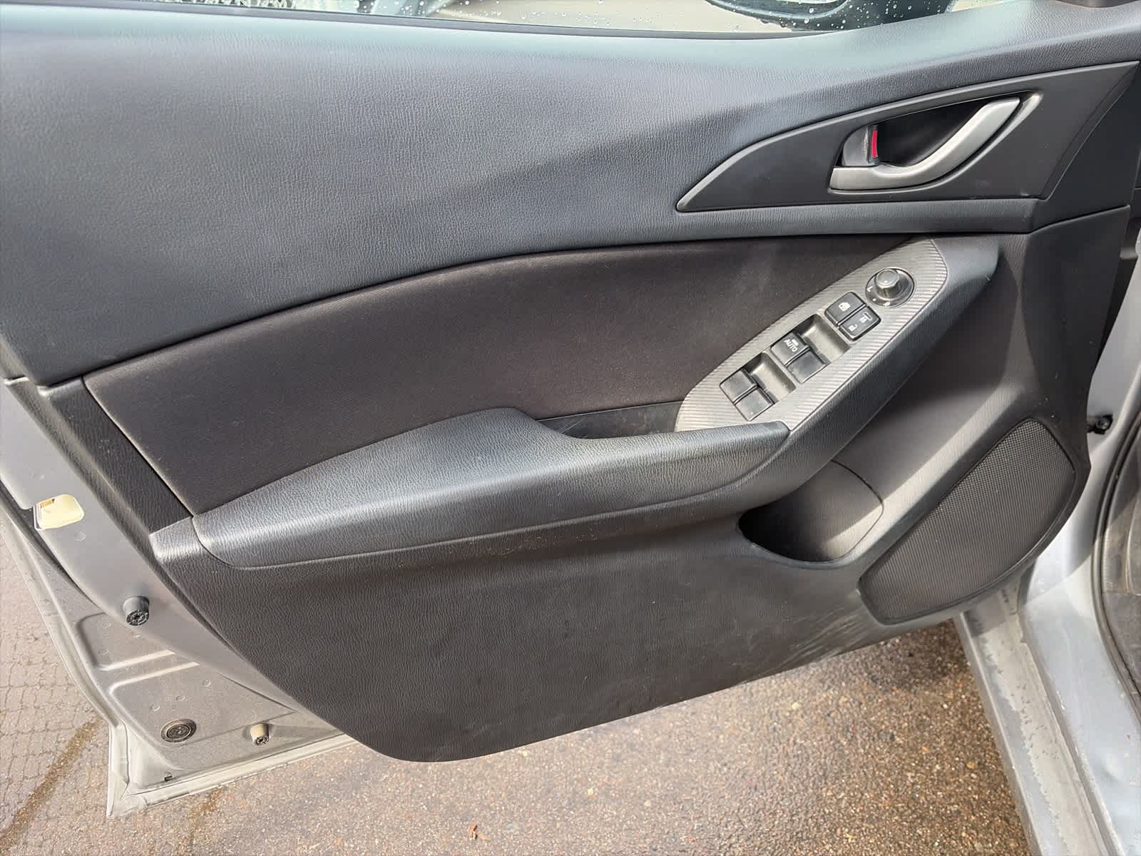 Thumbnail: 2015 Mazda Mazda3 - 24