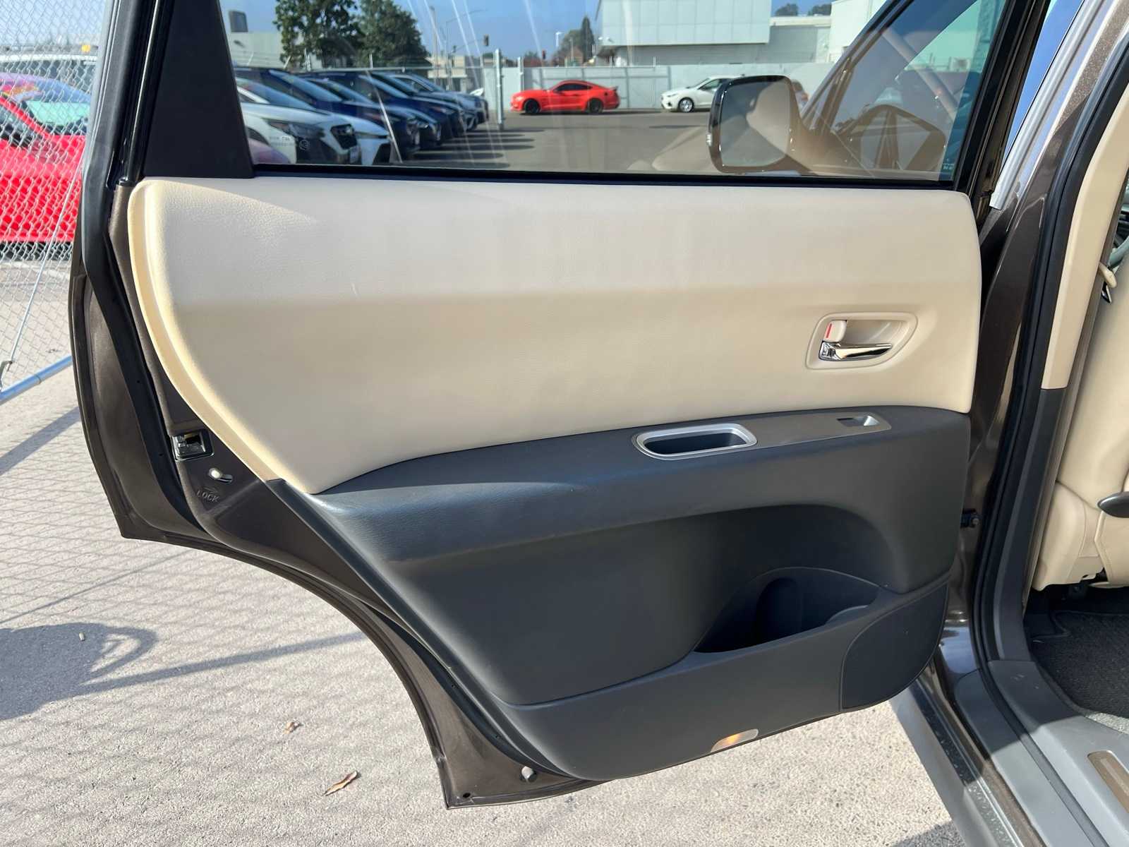 Thumbnail: 2008 Subaru Tribeca - 20