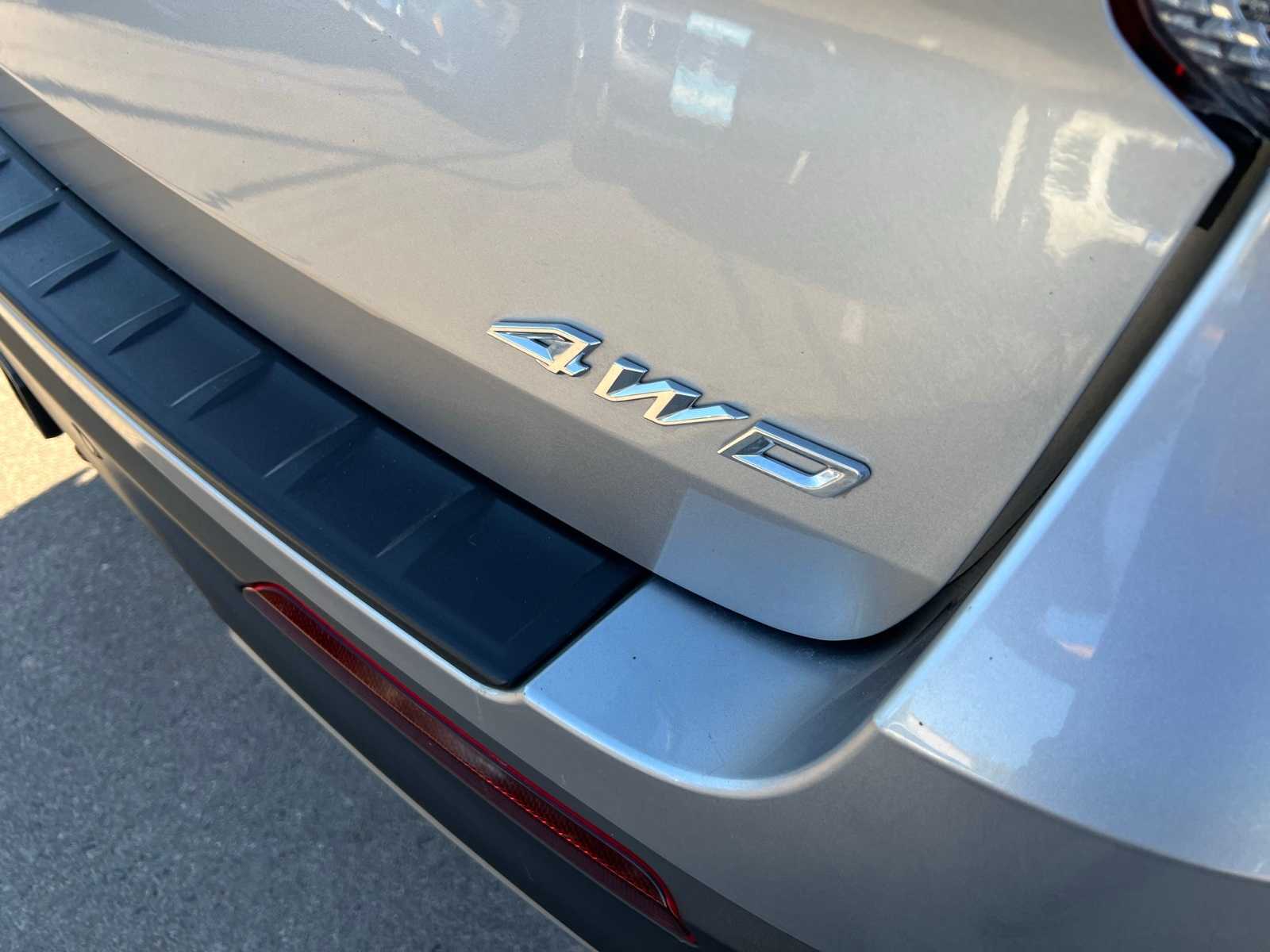 Thumbnail: 2021 Ford Explorer - 7