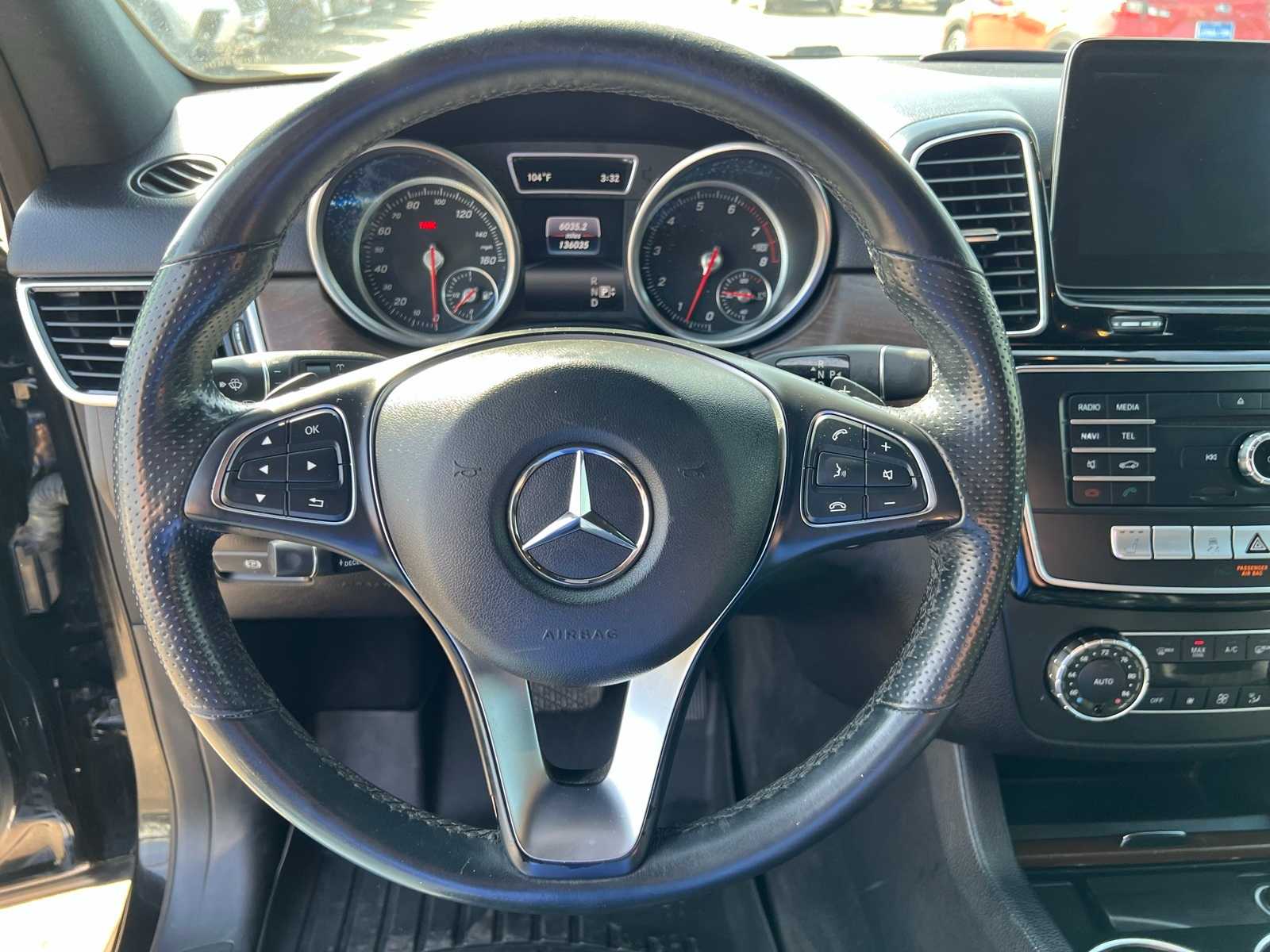 Thumbnail: 2016 Mercedes-Benz GLE - 30