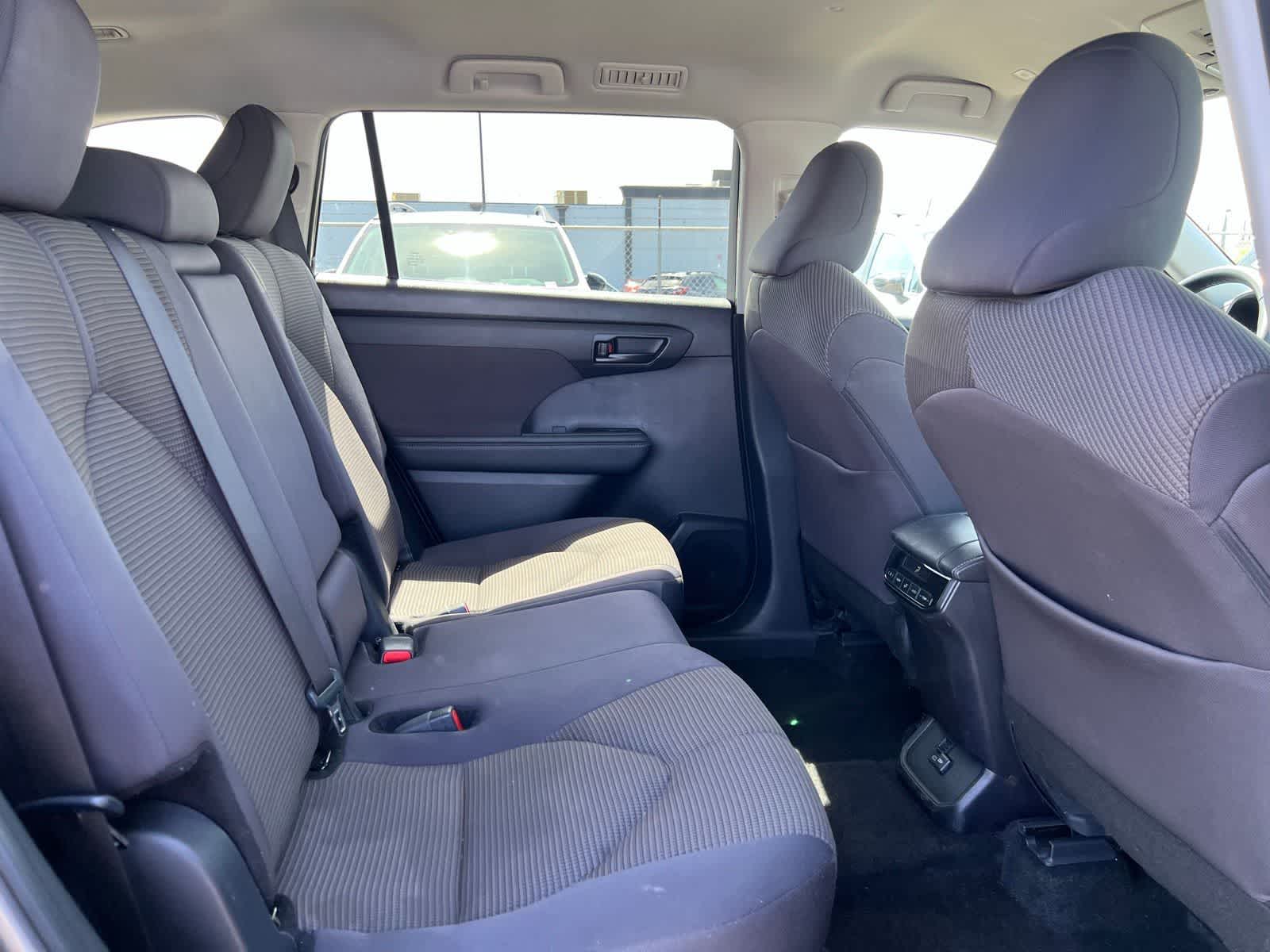 Thumbnail: 2025 Toyota Highlander - 23