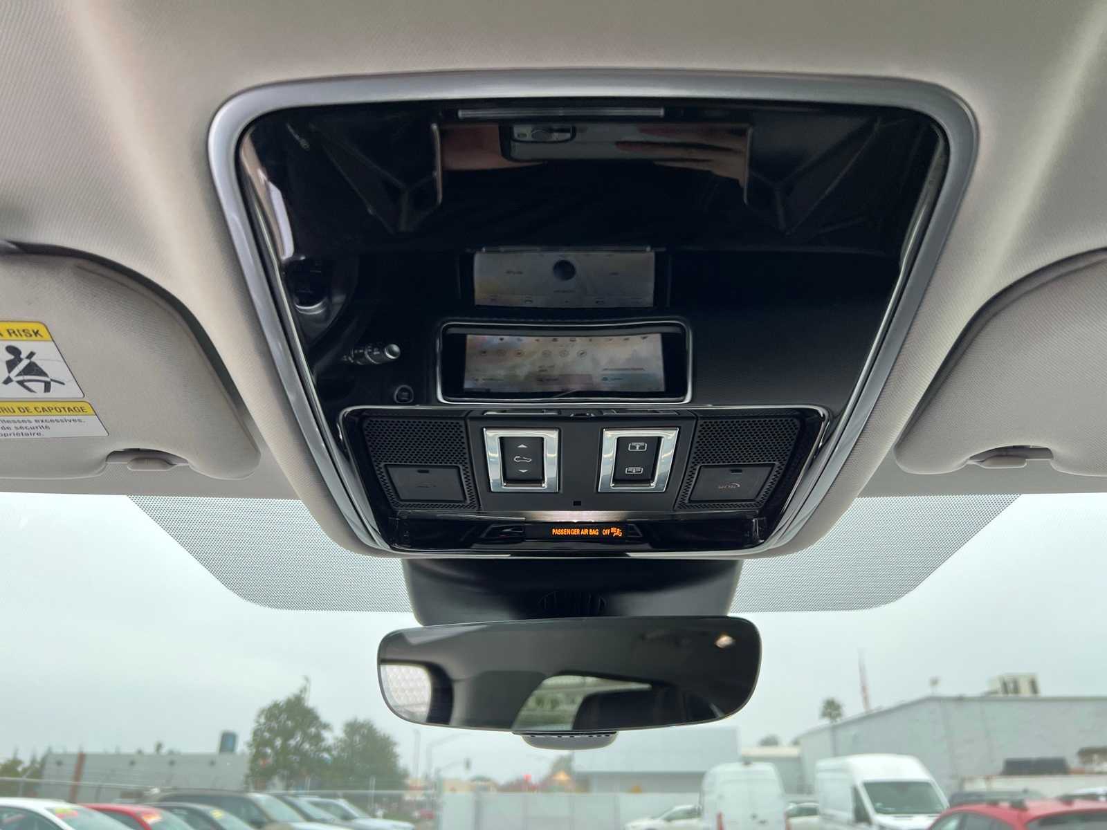 Thumbnail: 2020 Land Rover Range Rover Velar - 33