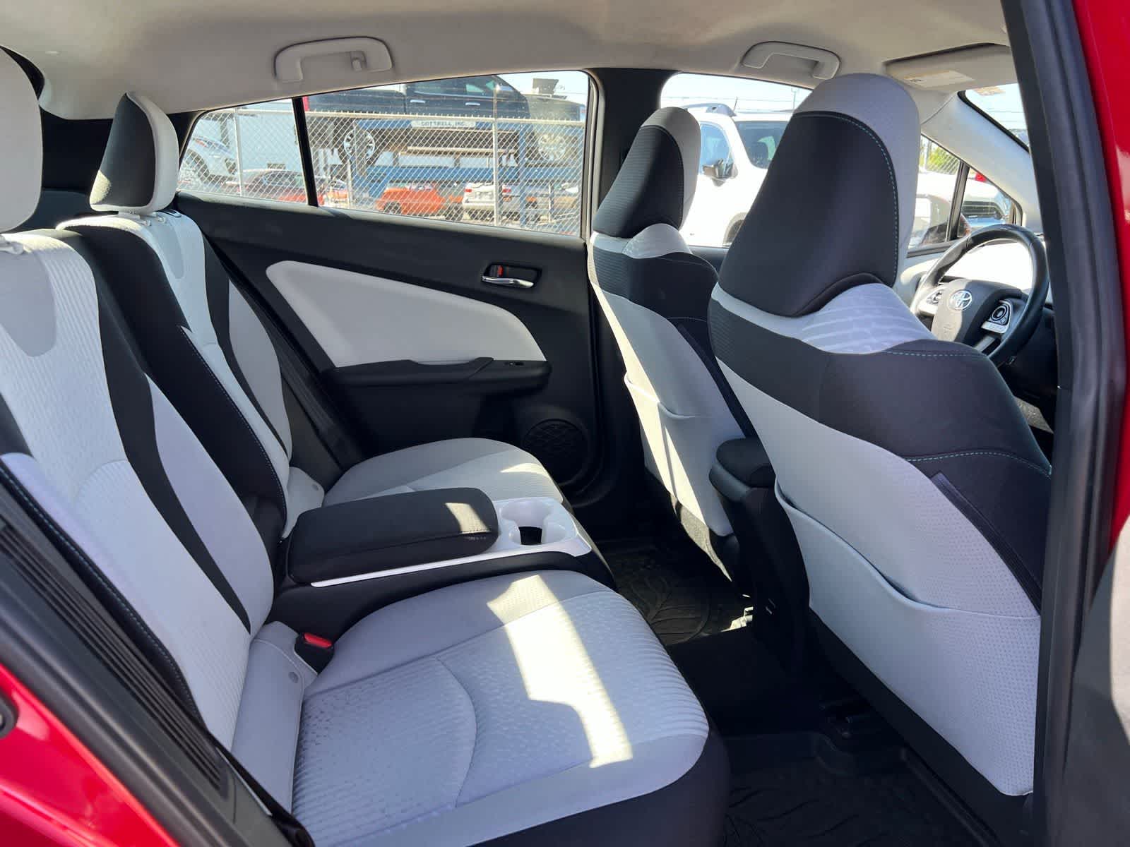 Thumbnail: 2017 Toyota Prius Prime - 22