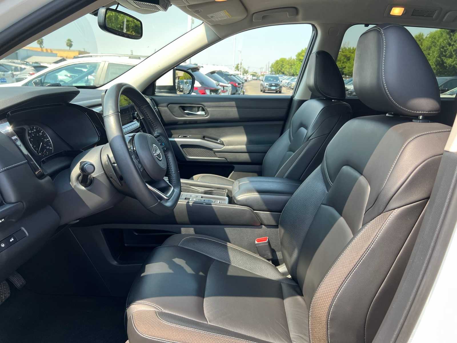 Thumbnail: 2022 Nissan Pathfinder - 15