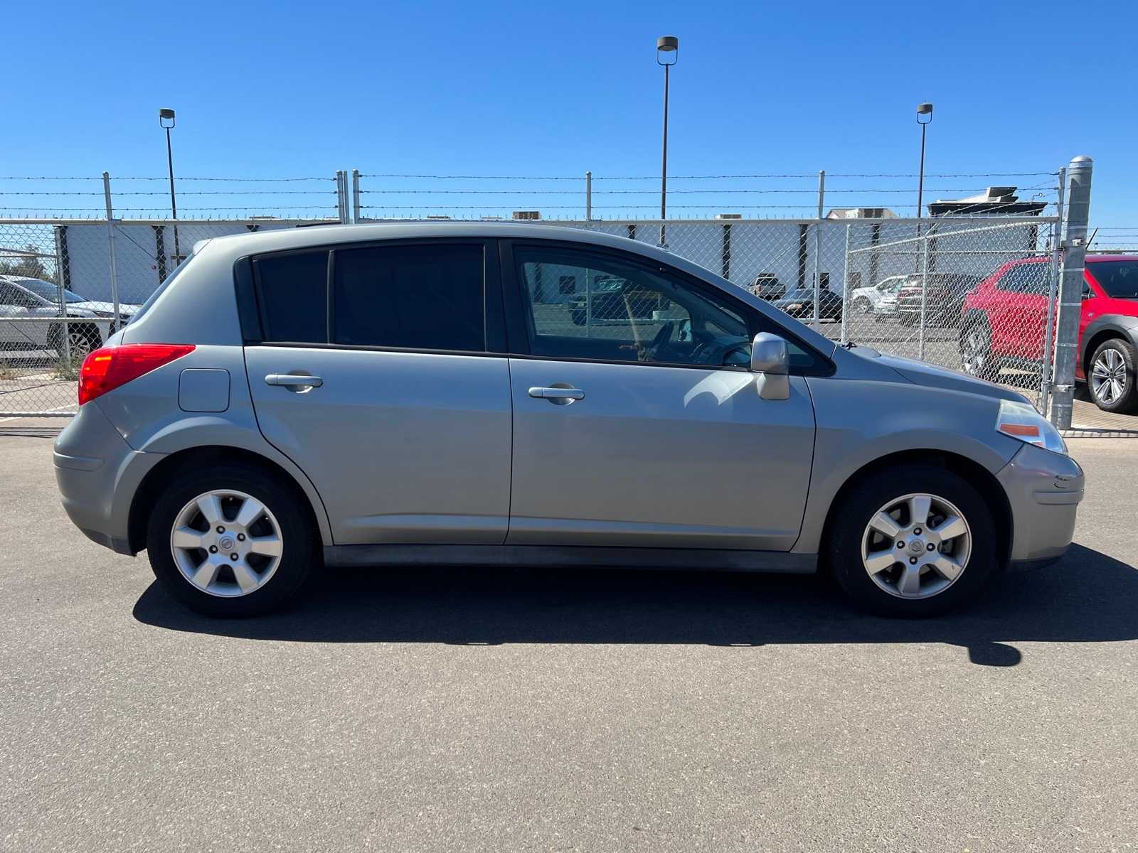 Thumbnail: 2012 Nissan Versa - 10