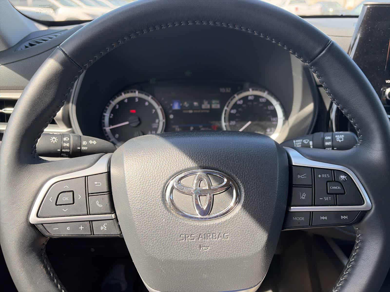 Thumbnail: 2025 Toyota Highlander - 33