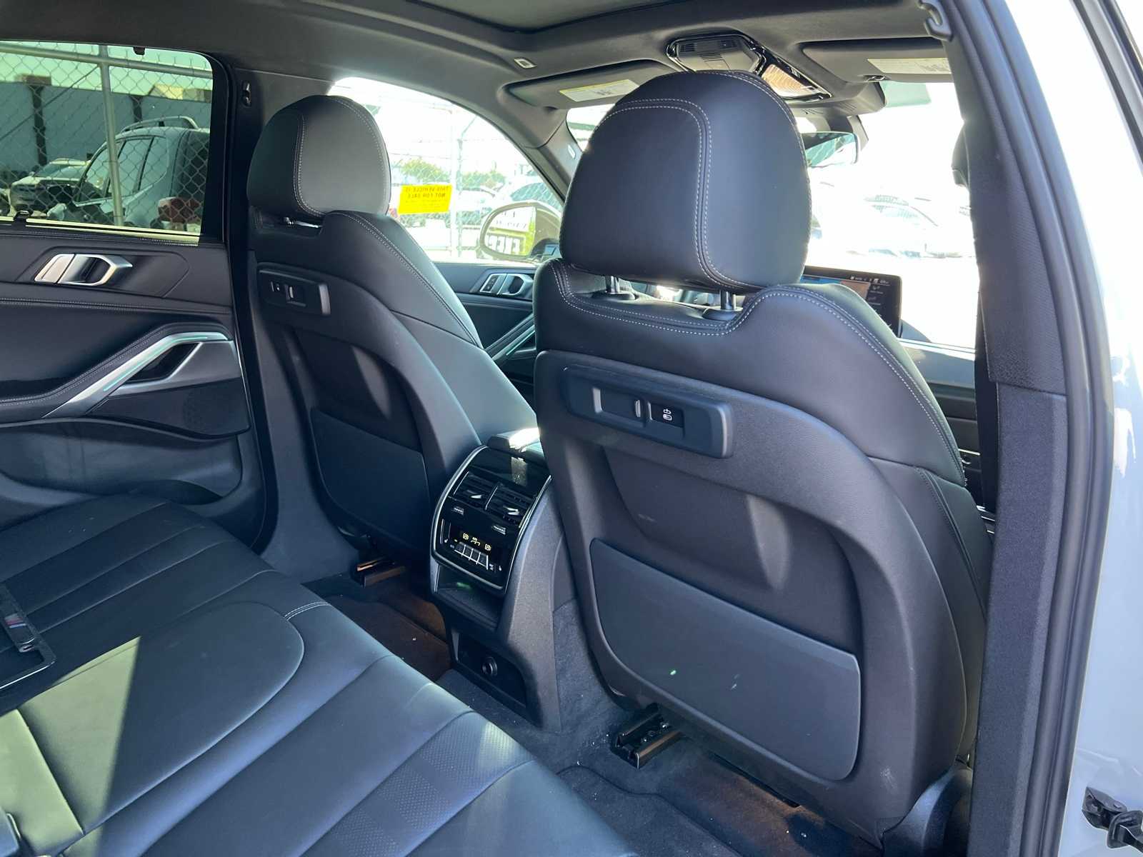 Thumbnail: 2022 BMW X6 - 22