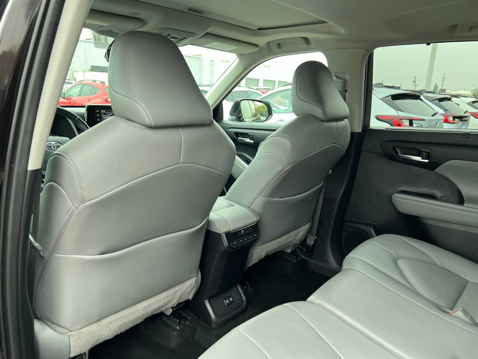 Thumbnail: 2021 Toyota Highlander - 18