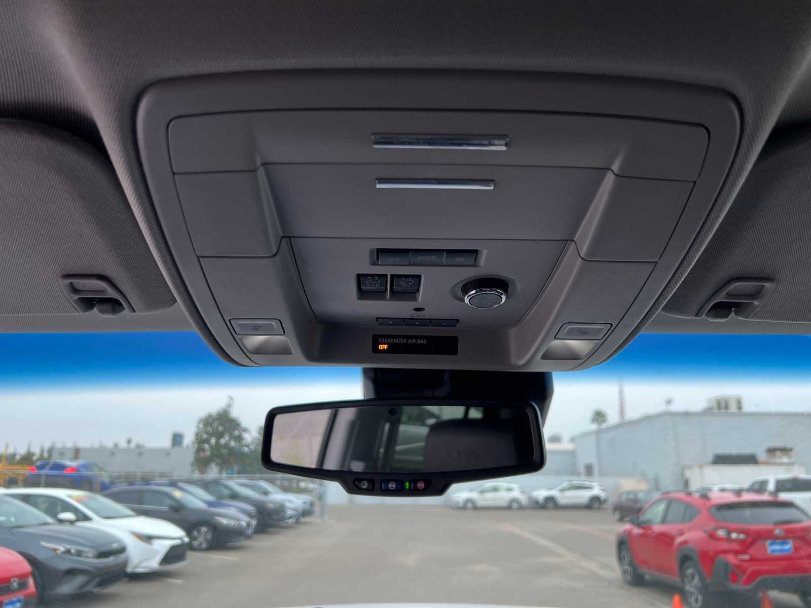 Thumbnail: 2020 GMC Yukon - 33