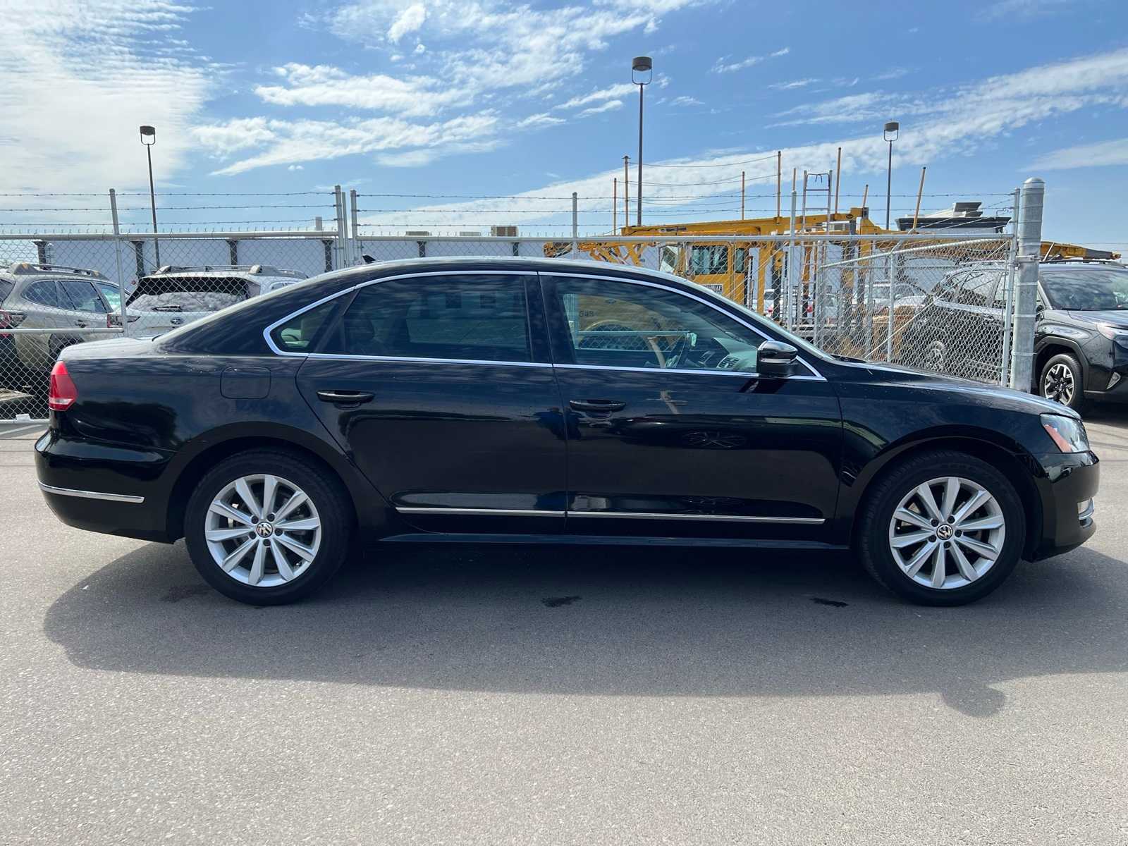 Thumbnail: 2013 Volkswagen Passat - 10