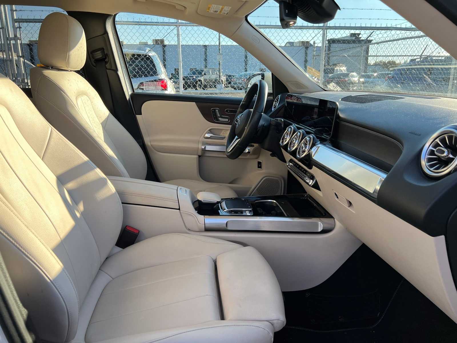 Thumbnail: 2020 Mercedes-Benz GLB - 26