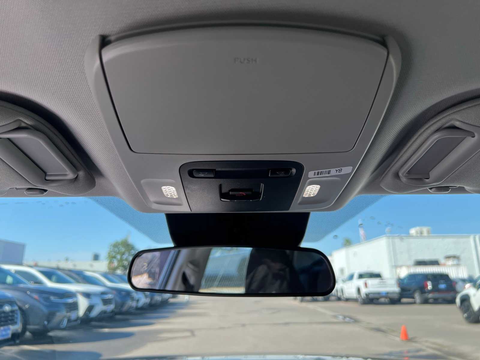 Thumbnail: 2025 Toyota Camry - 32