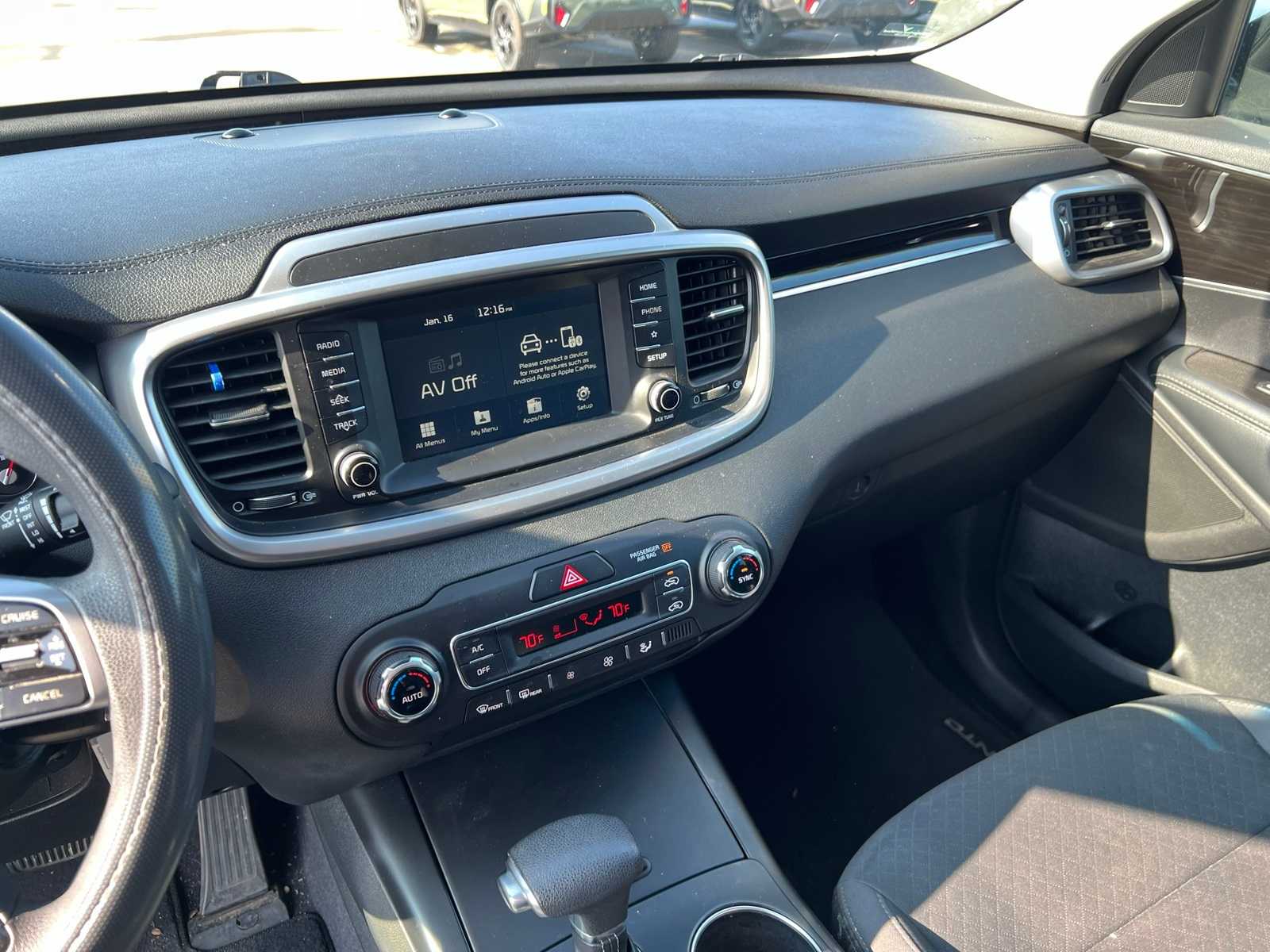 Thumbnail: 2019 Kia Sorento - 32