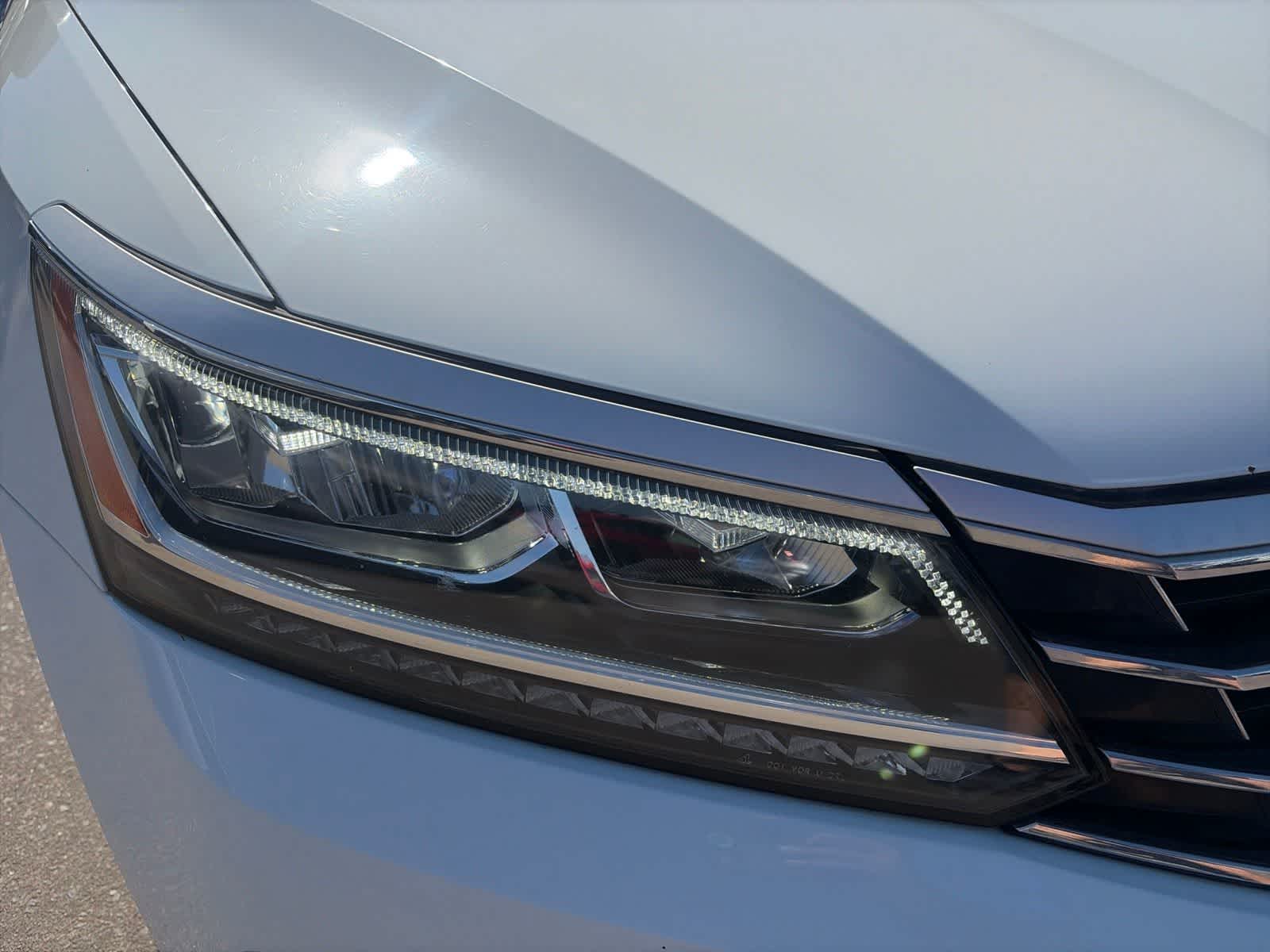 Thumbnail: 2017 Volkswagen Passat - 3