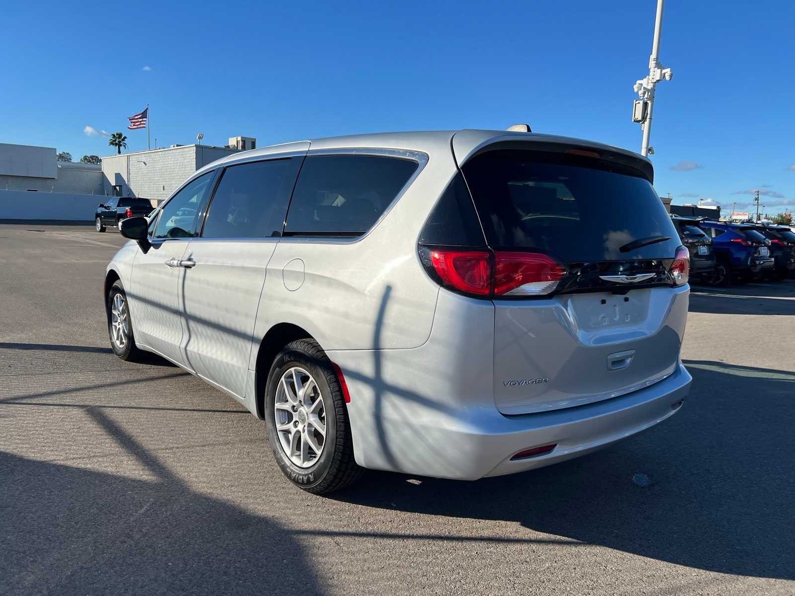 Thumbnail: 2023 Chrysler Voyager - 3