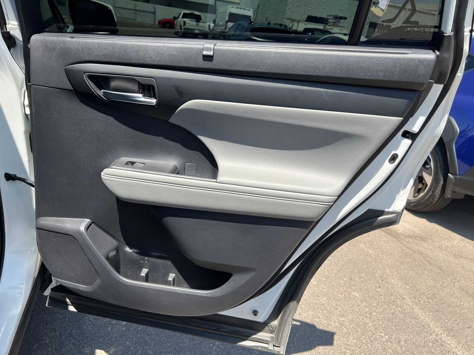 Thumbnail: 2021 Toyota Highlander - 24