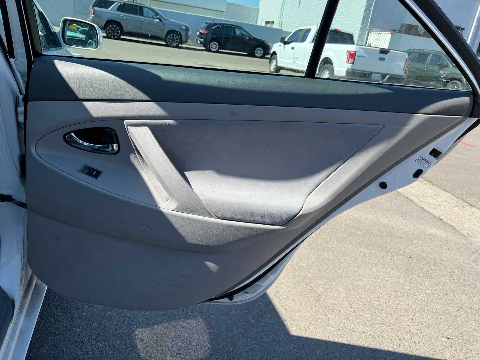 Thumbnail: 2011 Toyota Camry - 23