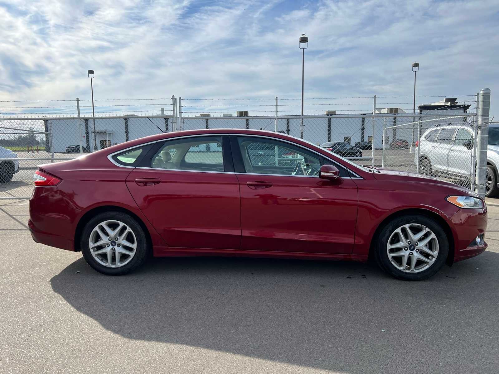 Thumbnail: 2015 Ford Fusion - 10