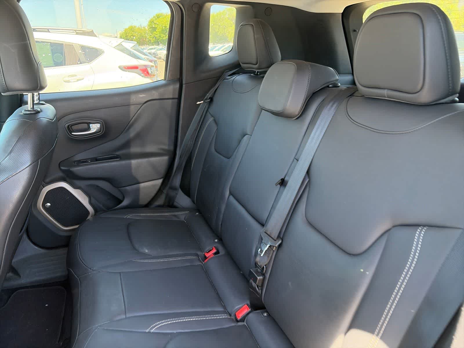Thumbnail: 2016 Jeep Renegade - 20