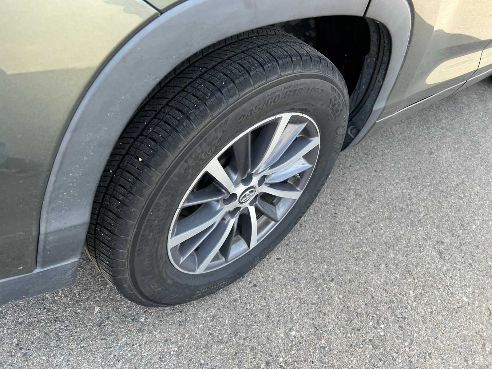 Thumbnail: 2018 Toyota Highlander - 21