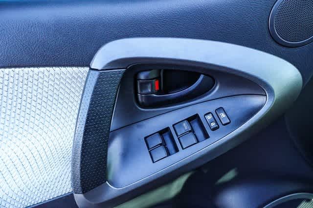 2012 Toyota RAV4 EV 20