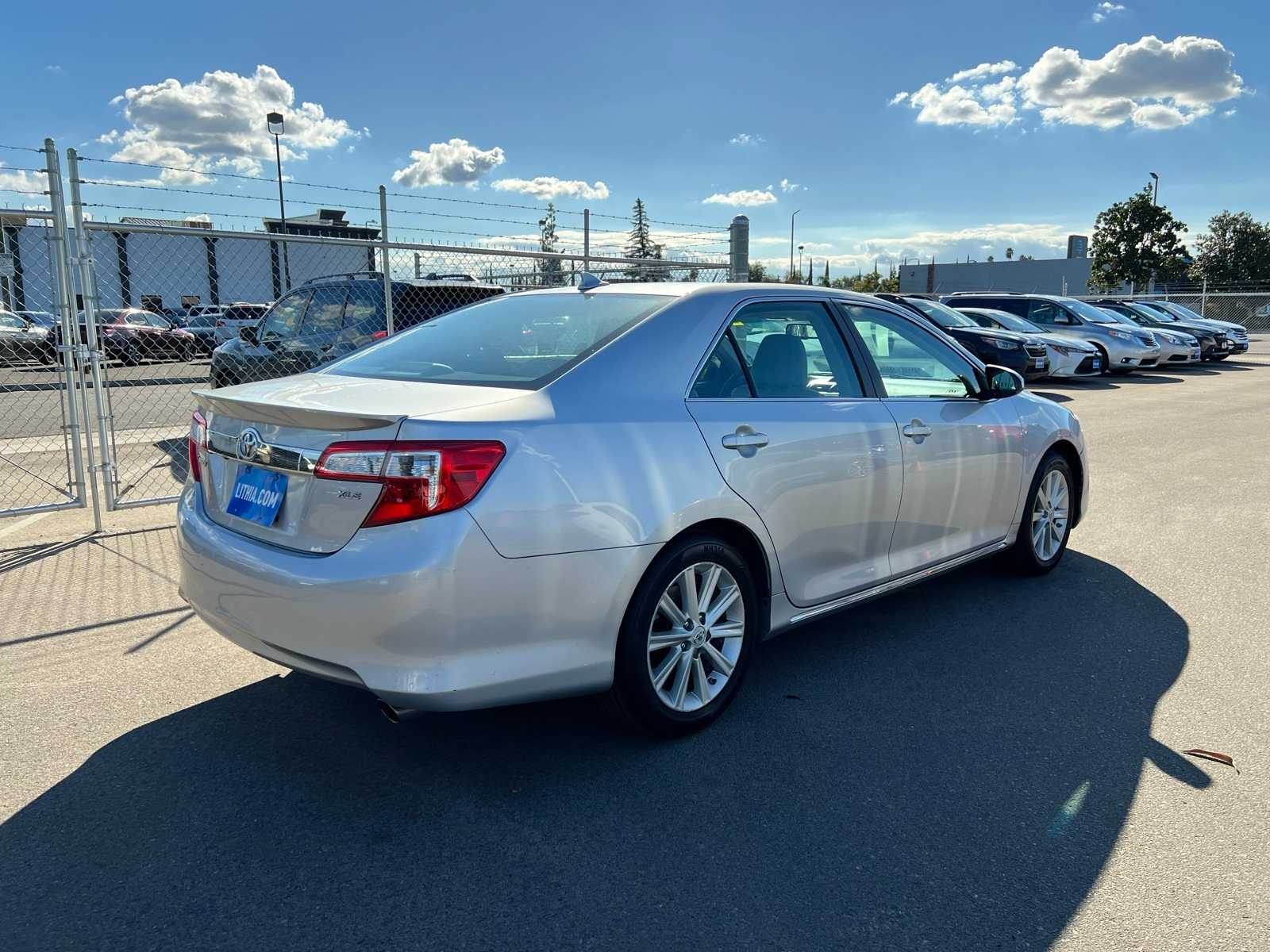 Thumbnail: 2012 Toyota Camry - 9