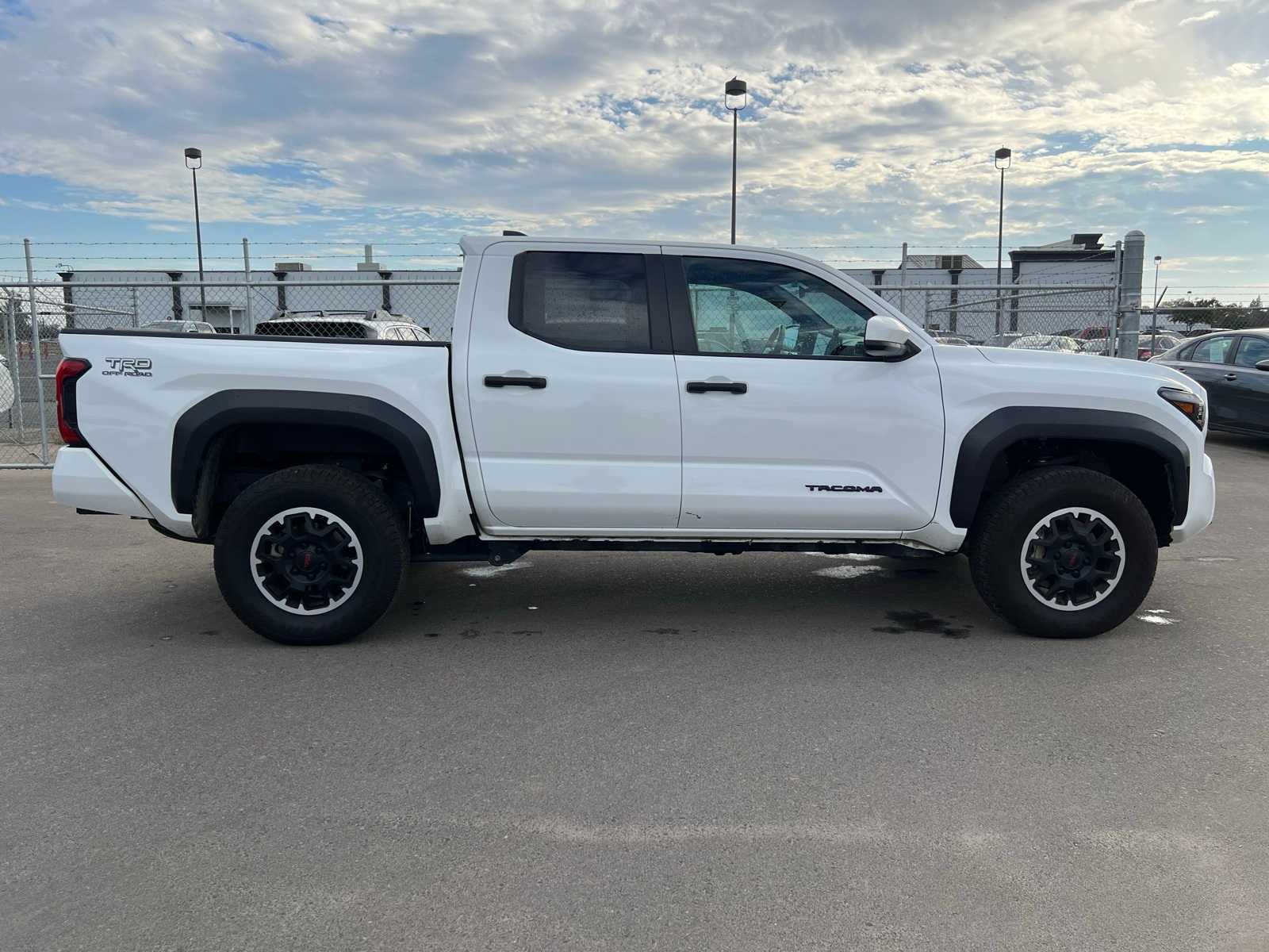 Thumbnail: 2024 Toyota Tacoma - 10