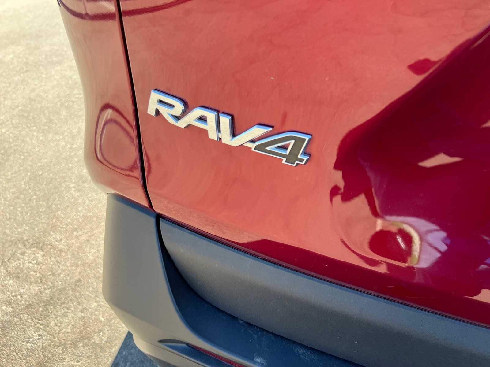 Thumbnail: 2021 Toyota RAV4 - 5